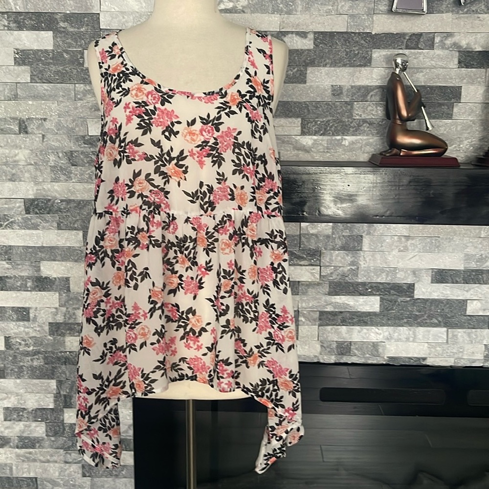 Torrid floral babydoll shark bite tank top - Size 1